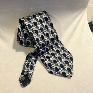 Oleg Cassini Navy and White Geometric Tie